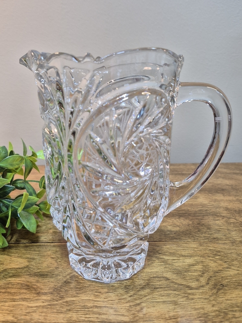 AVITRA Royal Pinwheel Vintage Lead Crystal Glass Pitcher With Scalloped Rim